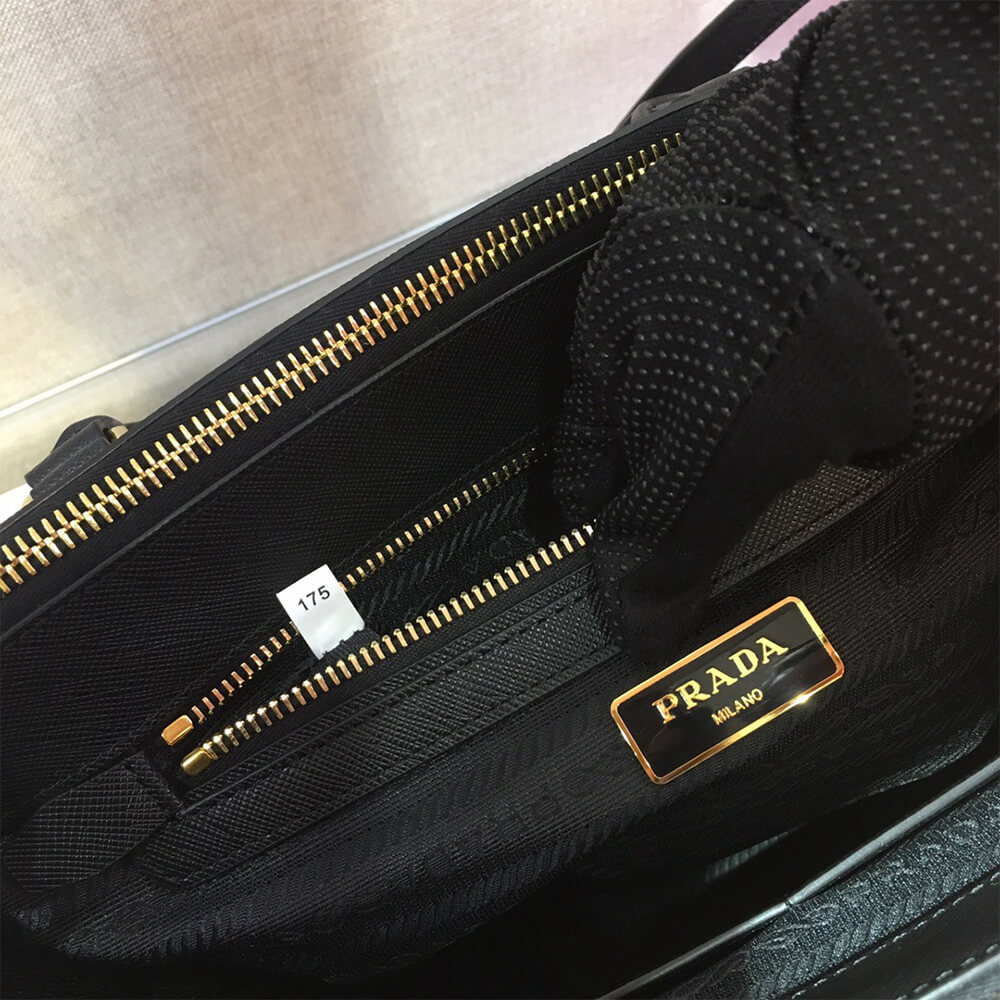 Prada Medium Prada Galleria Saffiano leather bag(HIGH-END GRADE)