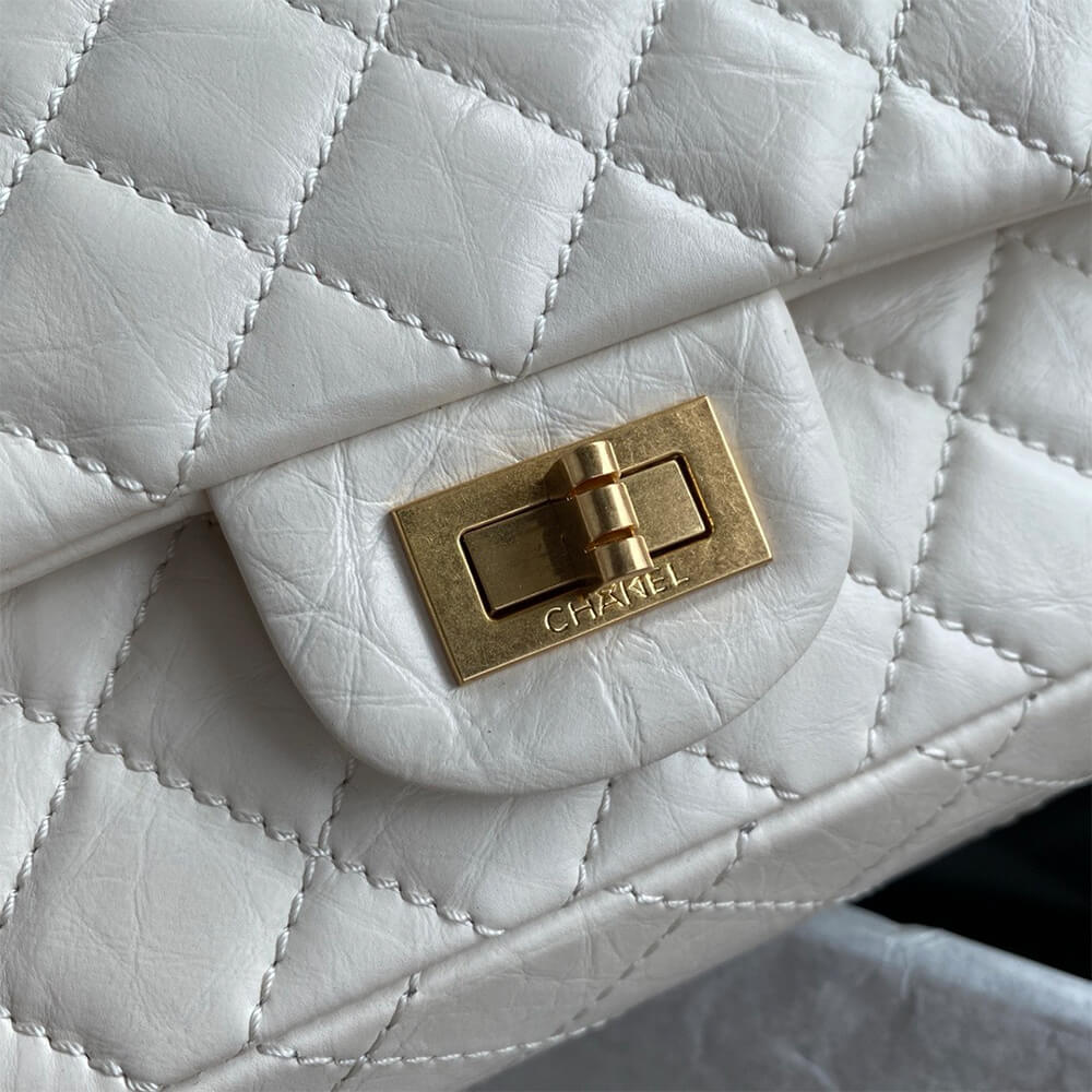 CHANEL 2.55 HANDBAG(high-end grade)