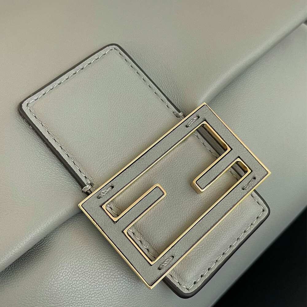 Fendi Mamma Baguette Medium(high-end grade)