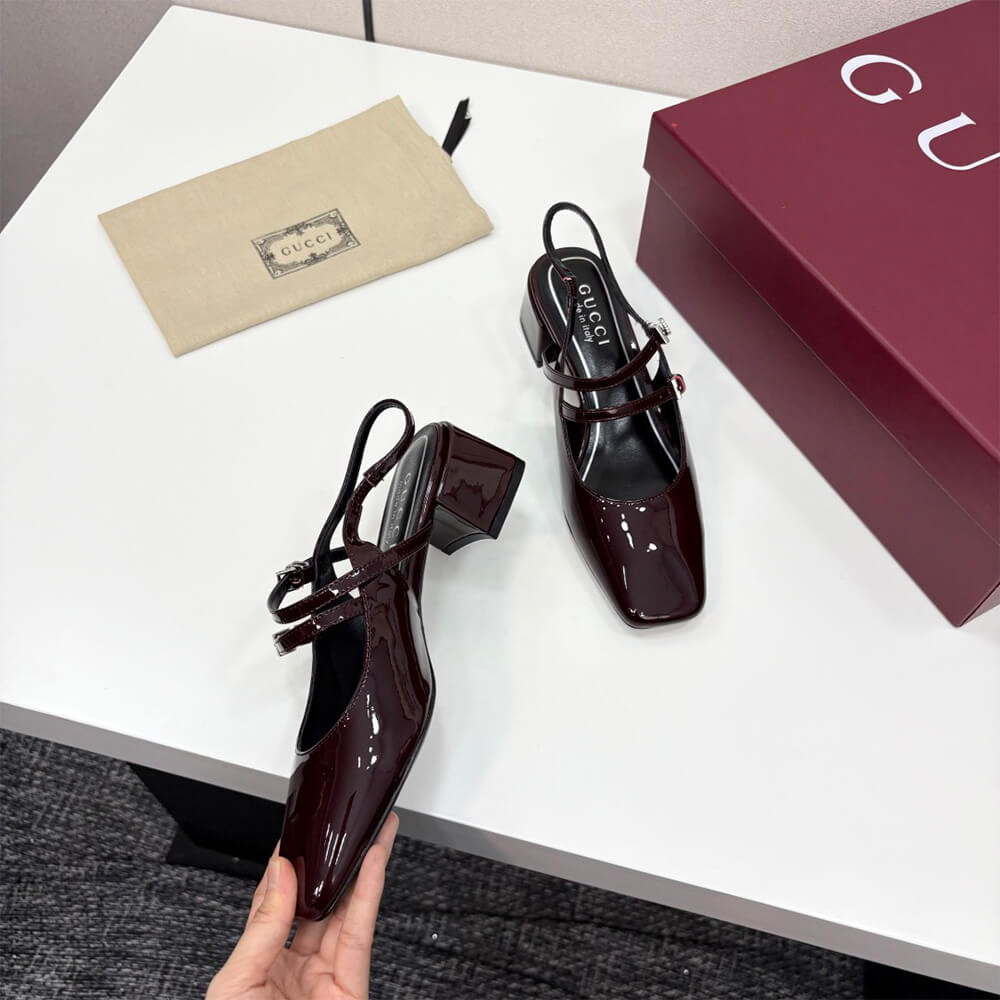 Gucci Women s pump with Double G