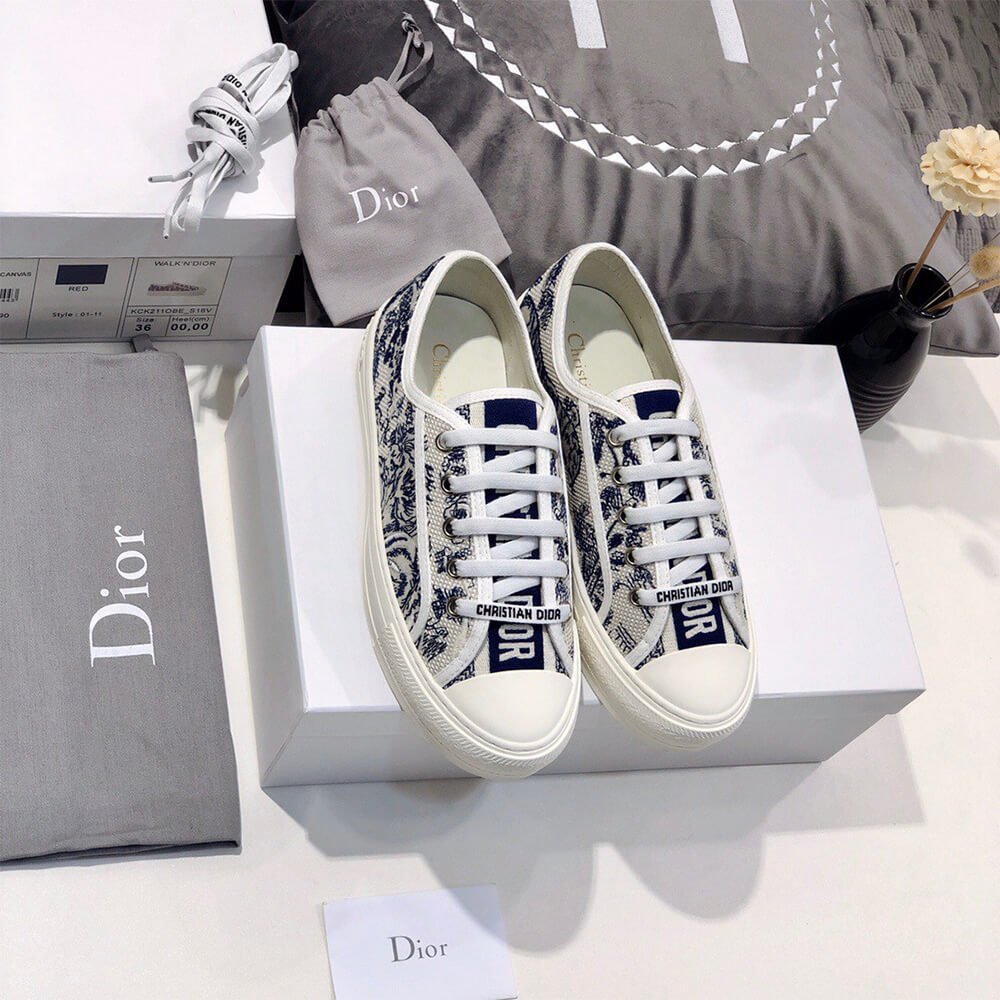 WALK N DIOR SNEAKER