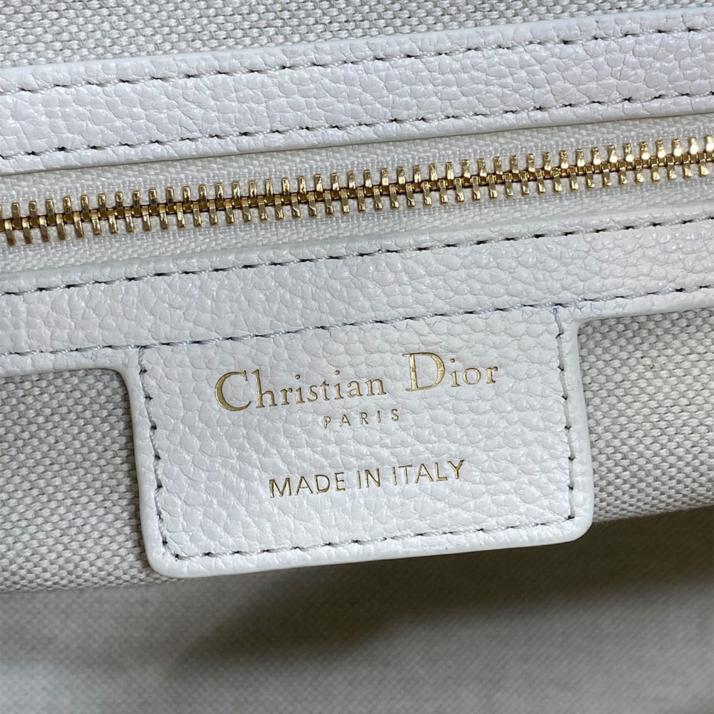 Dior Medium Dior Voyage Bag(HIGH-END GRADE)