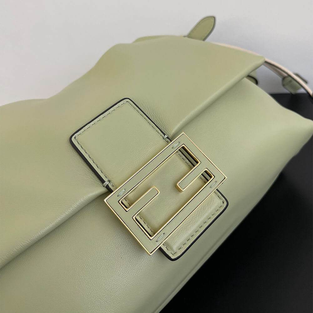 Fendi Mamma Baguette Medium(high-end grade)